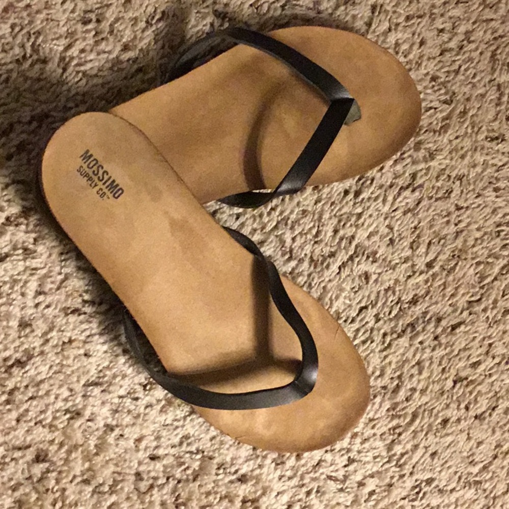 Tan flip flops Great condition!!